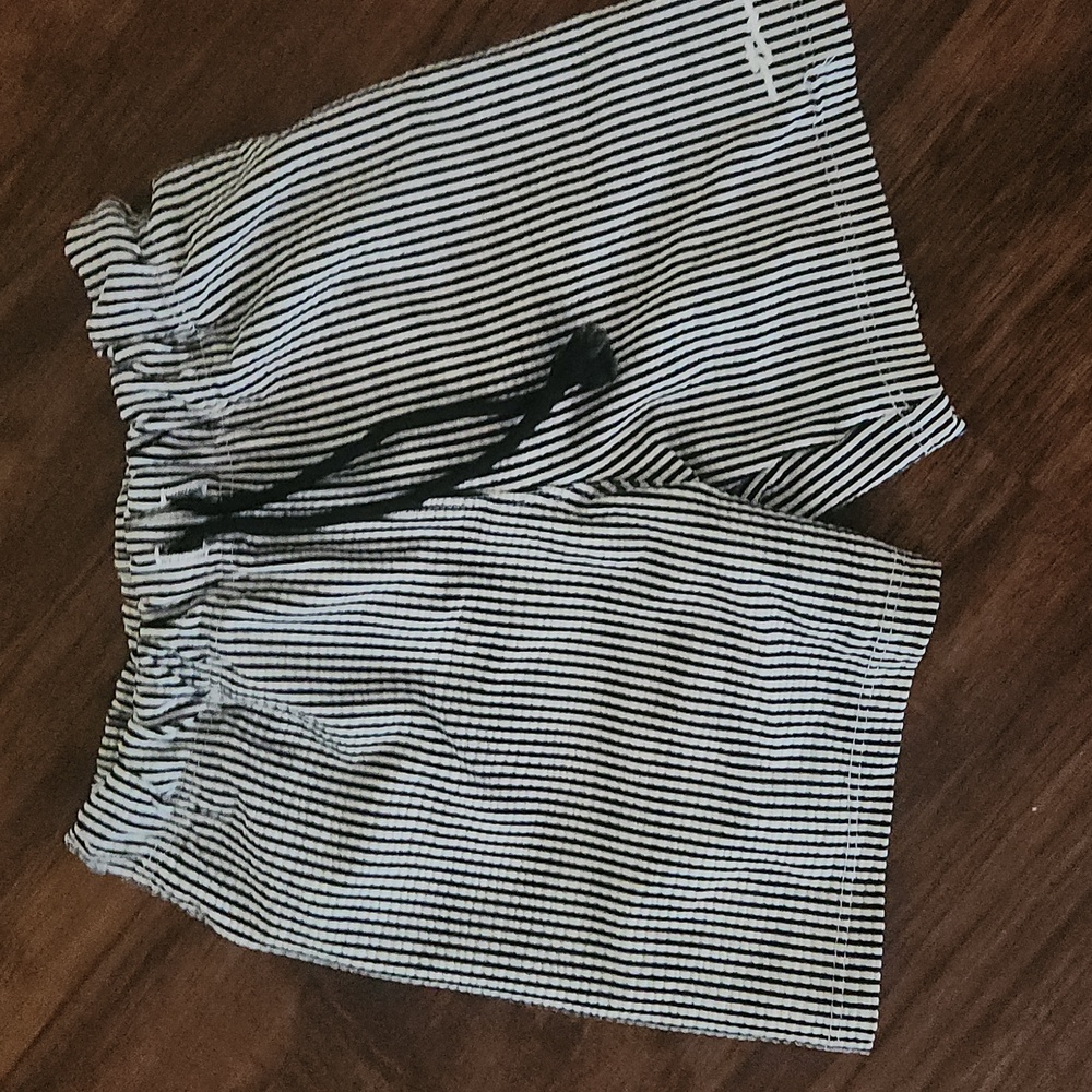 NWT Boys Seersucker Swim Trunks, 4T Swim trunks, TWT 4T Swimtrunks